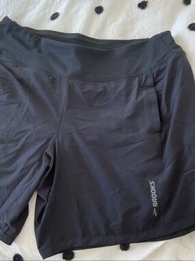 Rare og Brooks 7” Chaser shorts